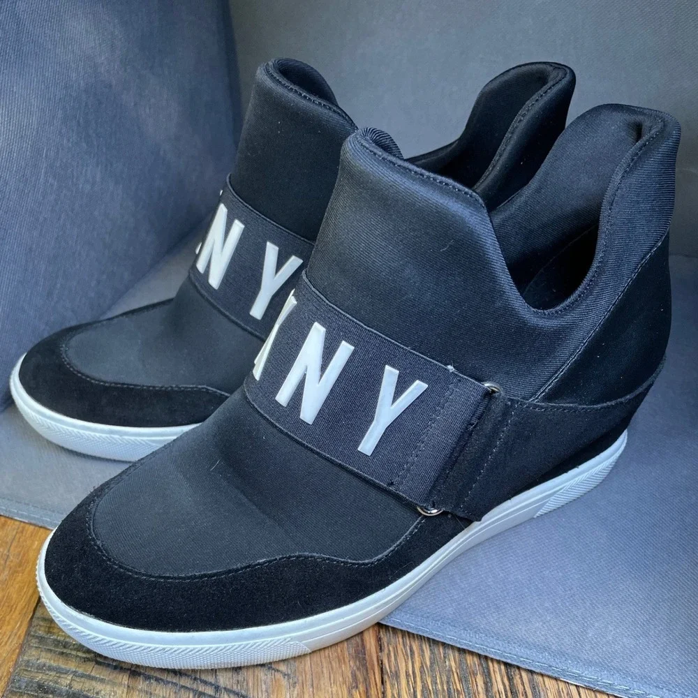 DKNY Maddy Black Hidden Wedge Sneakers Logo‎ Strap High Top Y2K Skater Womens 8M